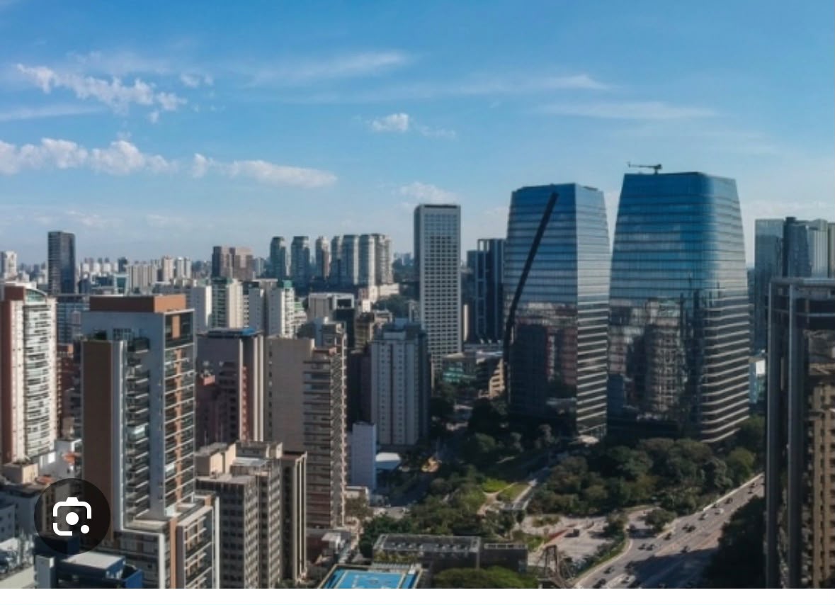 Vista panorâmica dos prédios modernos de São Paulo